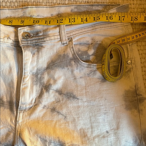Tie-Dye Skinny Jeans - Picture 10 of 11